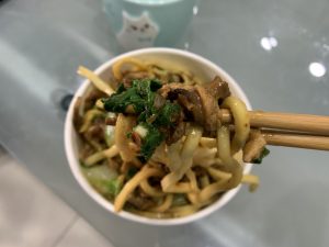 新竹美食大內牛肉麵-香辣肉絲乾麵 （粗麵） $70元