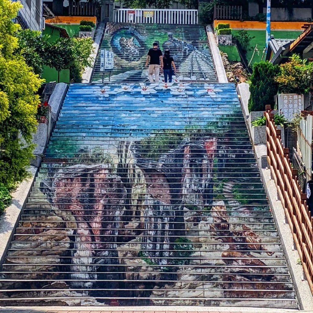 【中部老街推薦】廣盛老街彩繪階梯