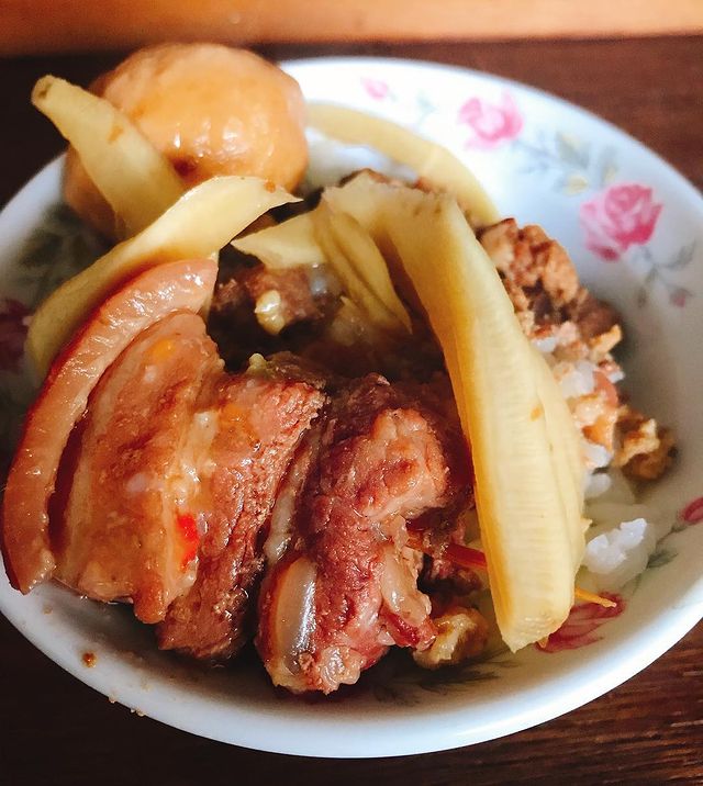 【雲林美食】兩丿控肉飯 【雲林美食】兩丿控肉飯