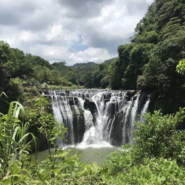 台北偽出國 十分瀑布