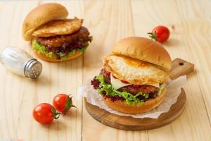 嘉義市素食｜JUST BURGER 加蔬特｜無肉蔬食漢堡