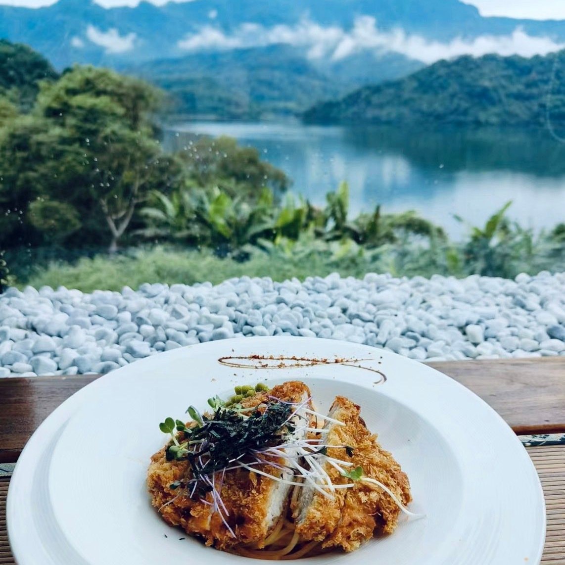 環湖咖啡。好食